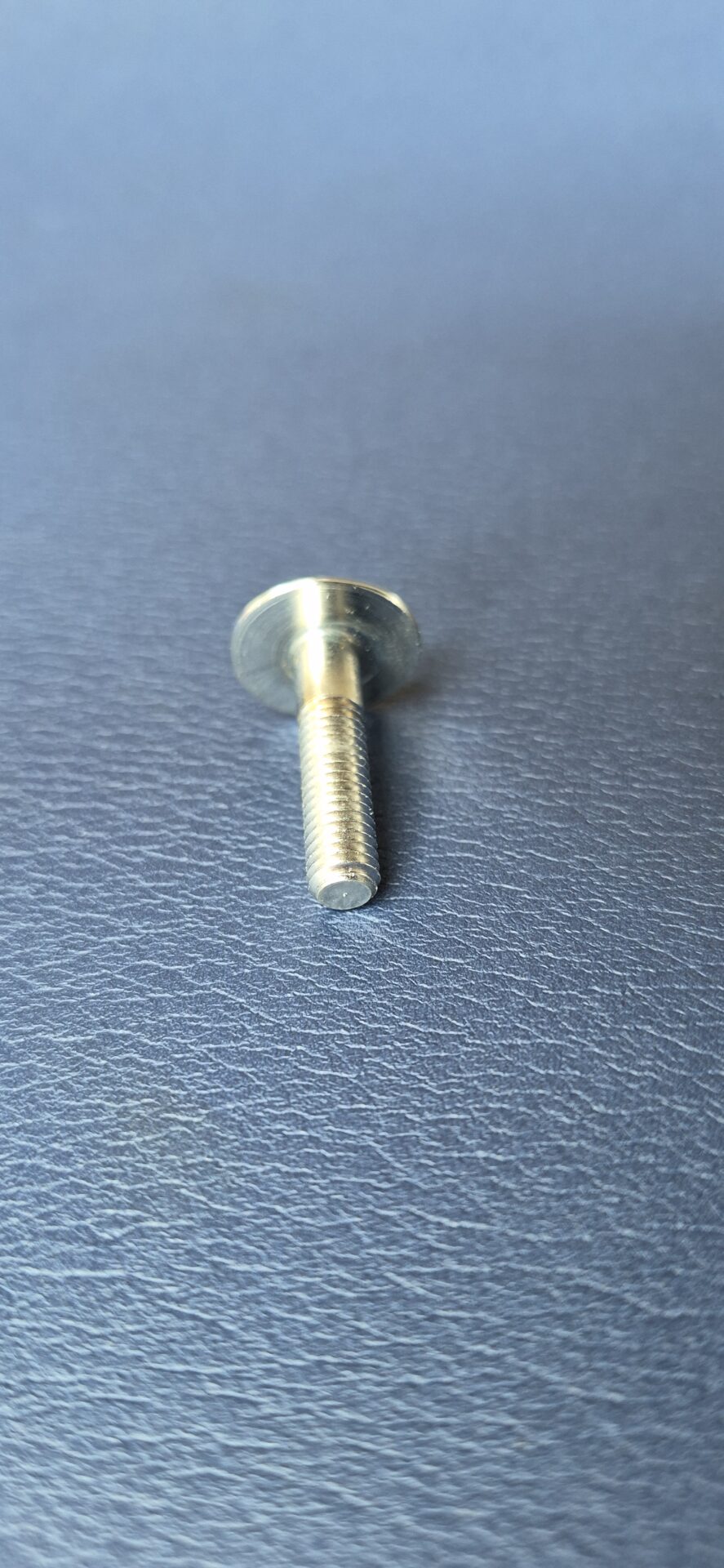 Fairing screw 90142MA3770 for RC & RD - Image 3